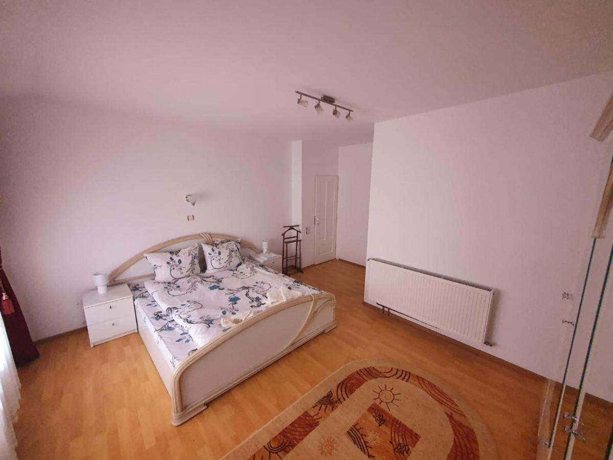 Апартаменти Casa Frizerului - Pets Allowed For Free & Moto Friendly Себеш Екстер'єр фото