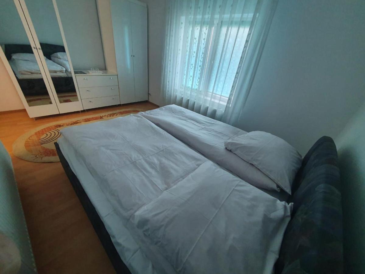 Апартаменти Casa Frizerului - Pets Allowed For Free & Moto Friendly Себеш Екстер'єр фото